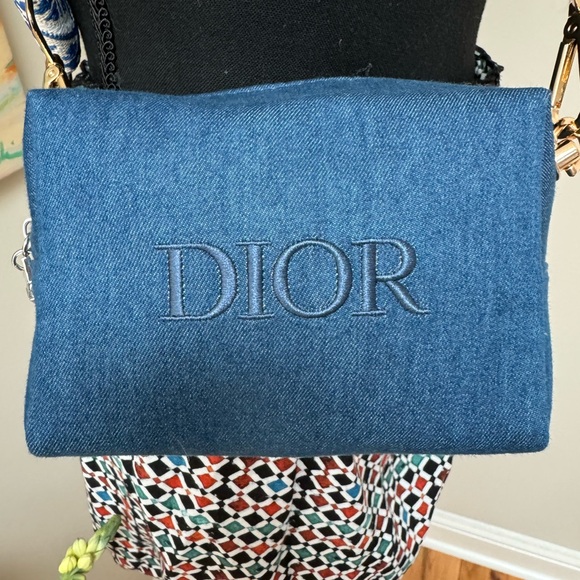 Dior denim beauty pouch with  added denim adjustable guitar strap &  1 keychain - Picture 6 of 10